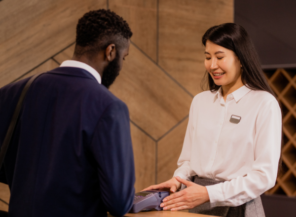 Réceptionniste d'hôtel - compétences en anglais à Bordeaux
